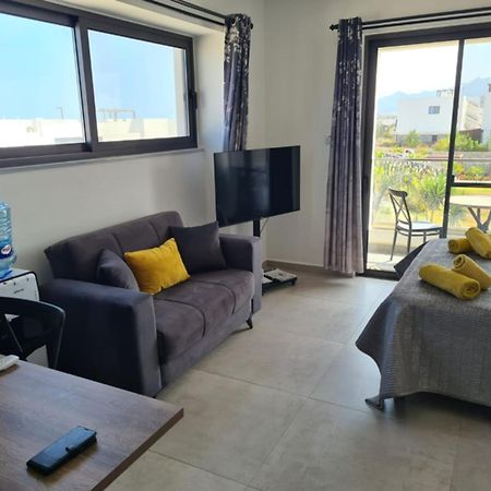 Beachfront Penthouse Studio Apartment, Eco Wellness Resort, Heated Pool Kyrenia  Exterior foto